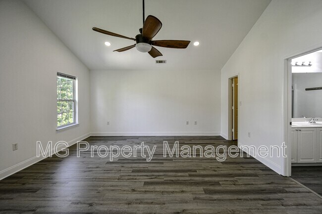 Building Photo - 722 Overlook Rd