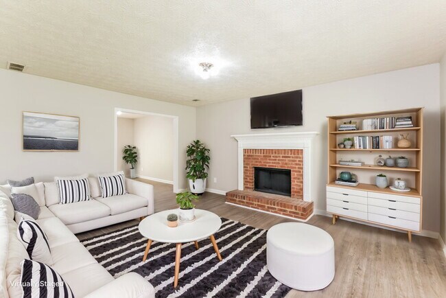 Building Photo - 3642 Cameron Hills Pl