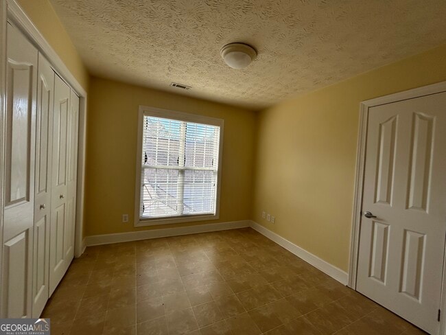 Building Photo - 111 Hanbury Ln