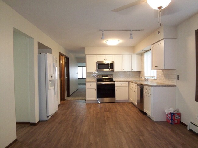 Building Photo - 4381 Woodland Ave