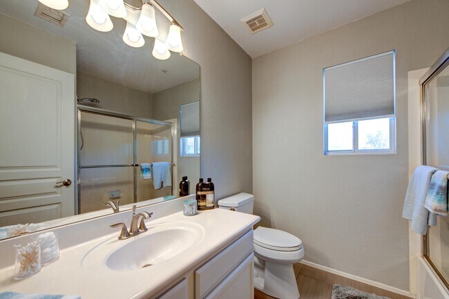 Building Photo - 15550 N Frank Lloyd Wright Blvd