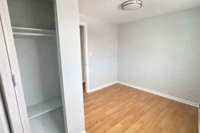 Building Photo - 39 Bishop Dr