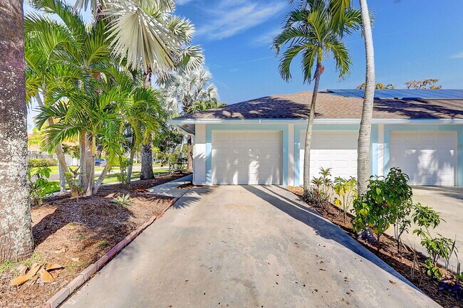 Building Photo - 1176 Staghorn St