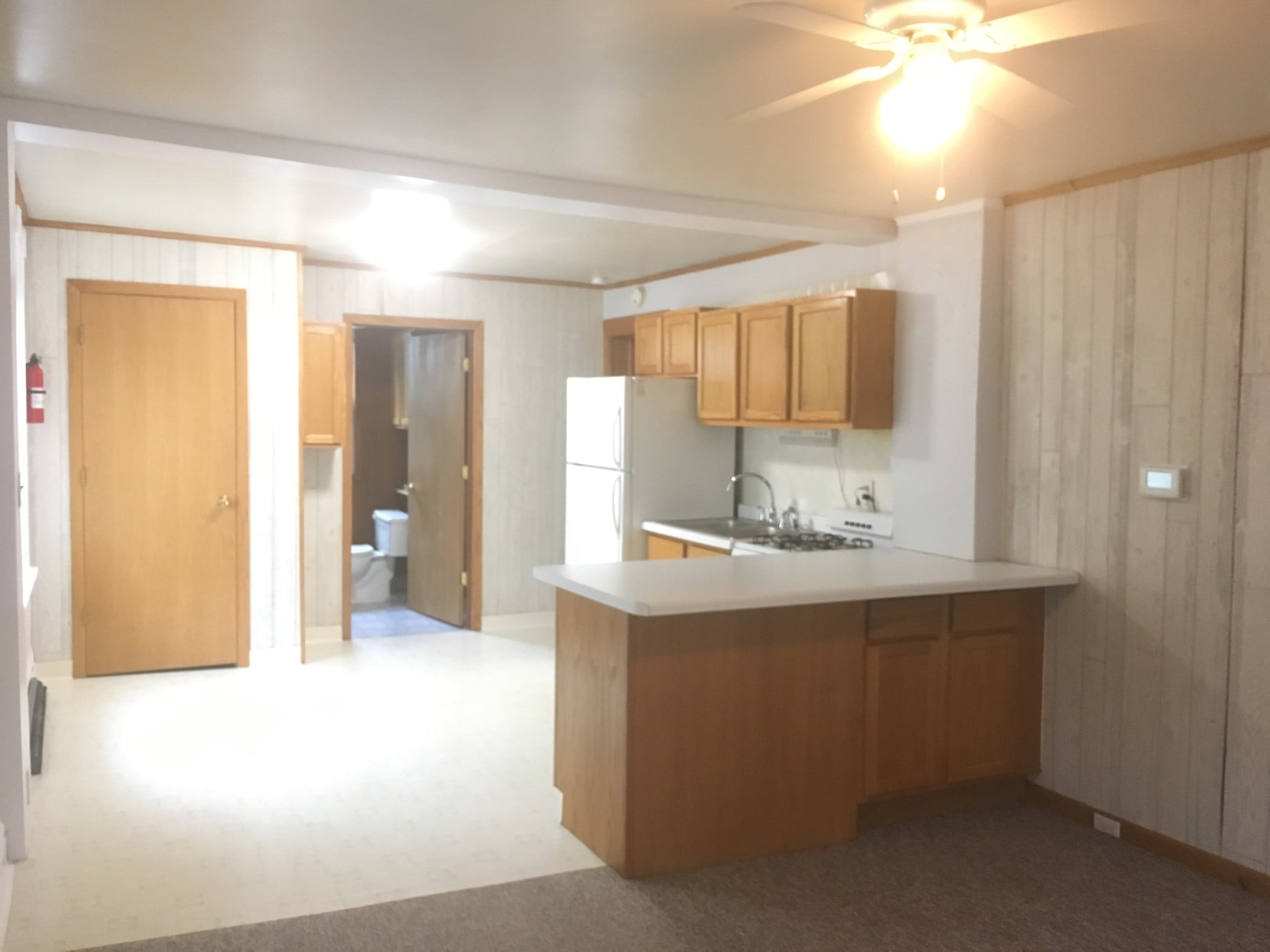 Kitchen - 103 E 8th St