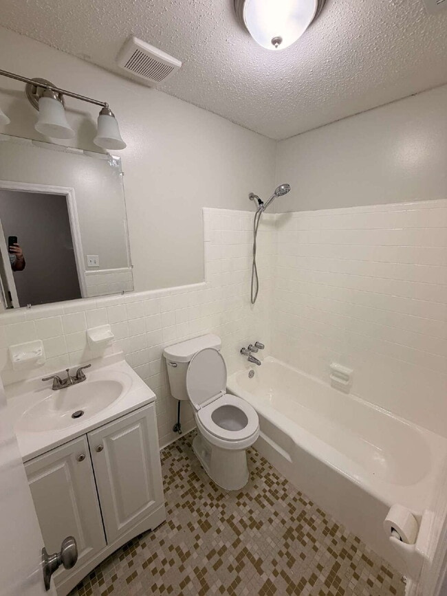 Building Photo - Available FOR RENT in Midland City, AL