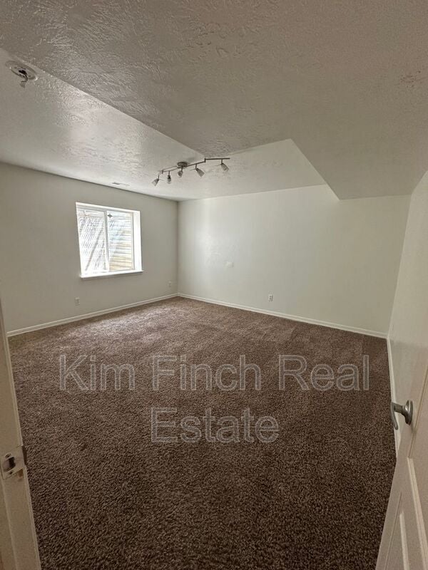 Building Photo - 9820 Deep Creek Dr