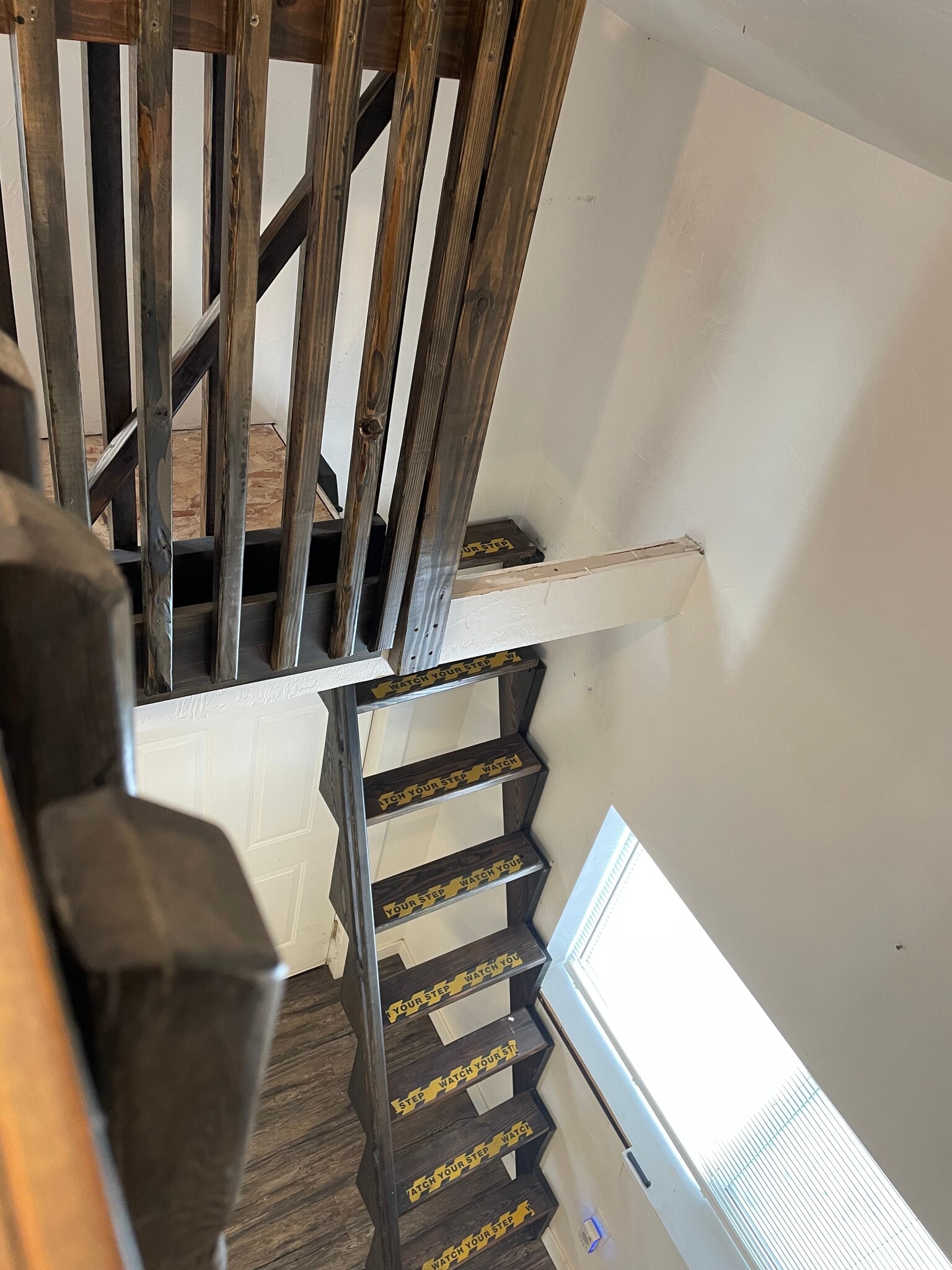 Building Photo - 209 W Barnes Rd