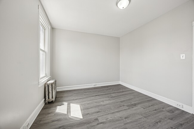 Building Photo - 1723 W Butler St