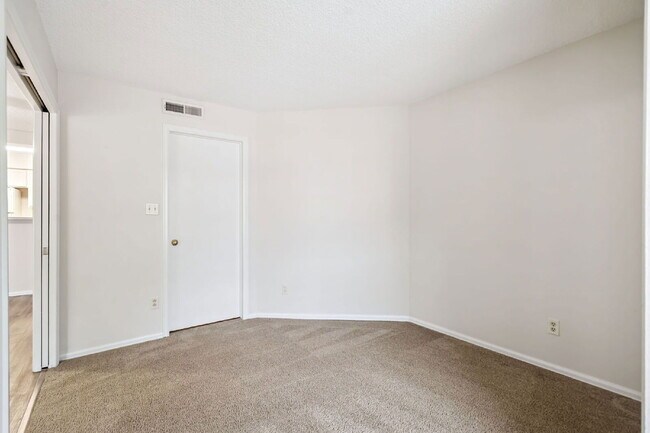 Building Photo - 952 Acapulco Ct