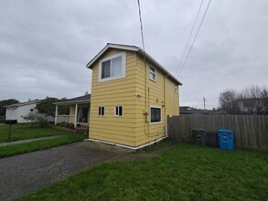 Building Photo - 1049 I St