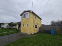 Building Photo - 1049 I St