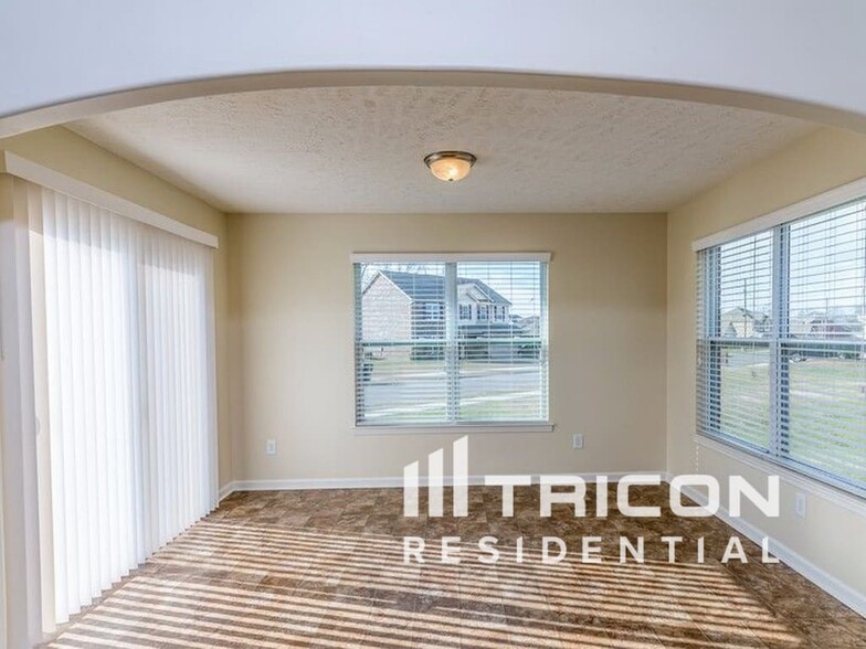 Building Photo - 1033 Middleton Ln