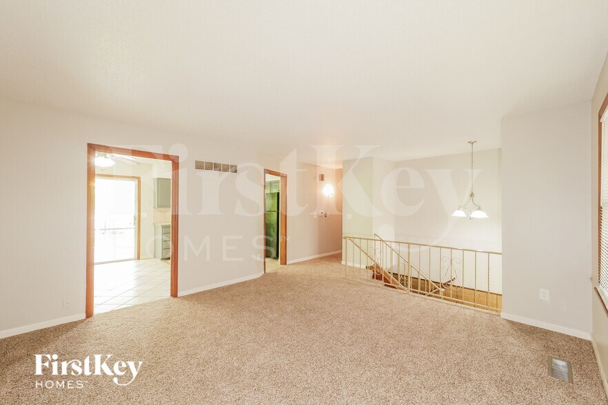 Building Photo - 9827 Drury Ave