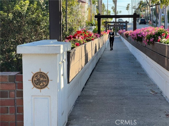 Building Photo - 608 Heliotrope Ave