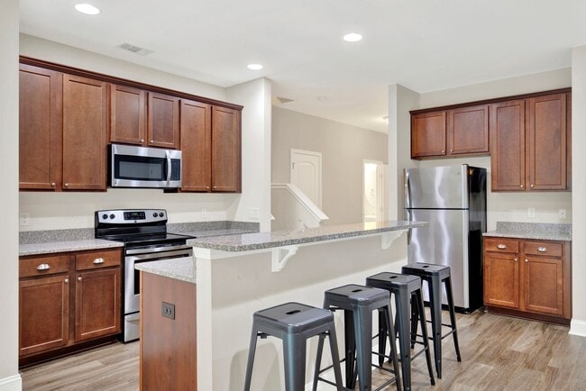 Building Photo - Townhome for Rent
