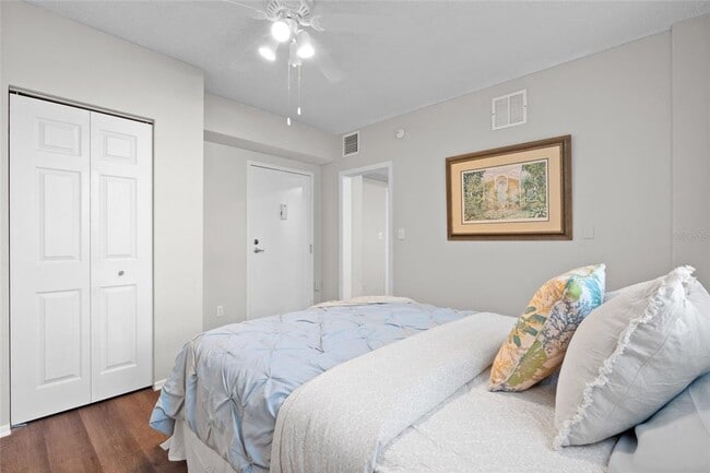 Building Photo - 411 1st Ave N