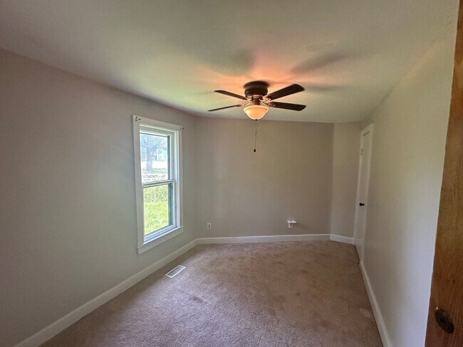 Building Photo - 3 BR/ 1 Bathroom - Stuart Neighborhood