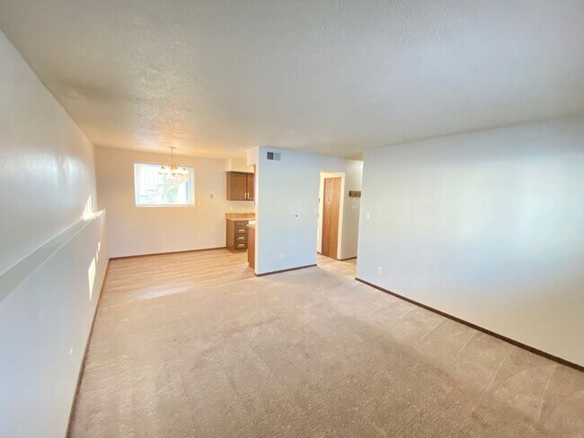 Building Photo - Cedar River Drive
