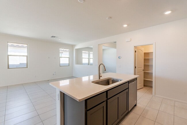 Building Photo - Modern 3-Bed + Den Home in Ventana De Estrellas