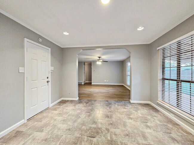 Building Photo - 1612 Cindy Ct