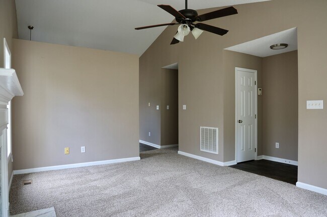 Building Photo - 903 Delham Rd