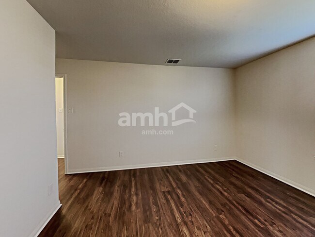 Building Photo - 7822 Creekshore Cove