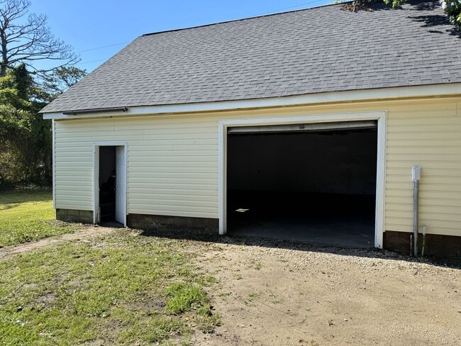 Building Photo - 327 Miller Blvd