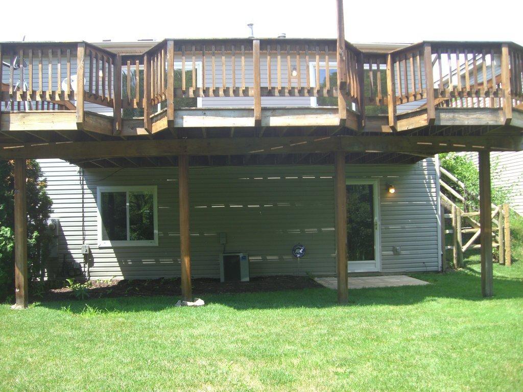 Building Photo - 722 Hilltop Ln