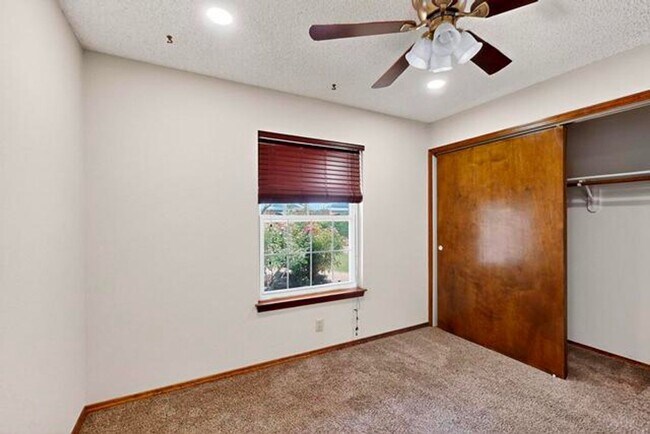 Building Photo - Picture Perfect 3 Bedroom Home in Southeas...