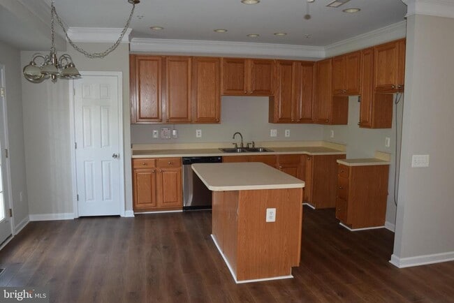 Building Photo - 7082 Water Oak Rd