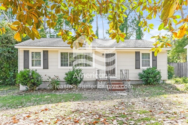 Building Photo - 661 Lorraine Dr