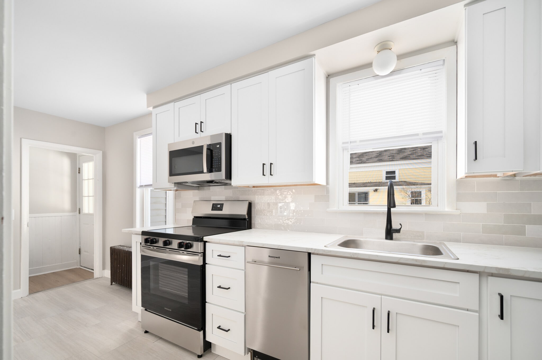 Building Photo - 81 W Pontiac St