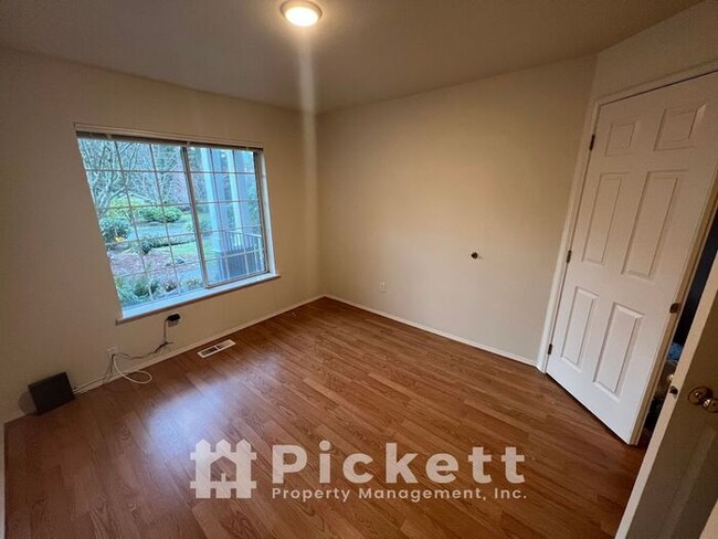Building Photo - 3 Bedroom Rambler in McCormick Woods!