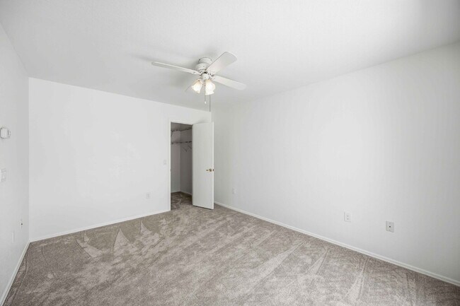 Building Photo - "Spacious 3-Bedroom Retreat with 2 Full Baths in Rotonda West Pinehurst!"