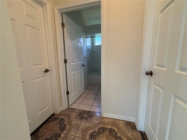 Building Photo - 3921 Talah Dr