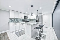 Building Photo - 131 N Coleman Rd