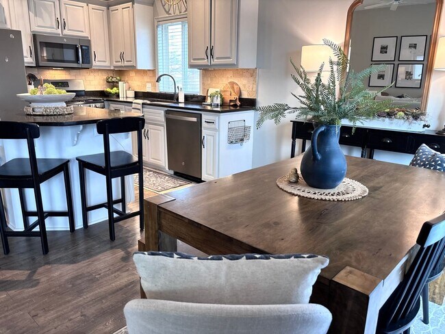 Building Photo - Home For Rent In Papillion
