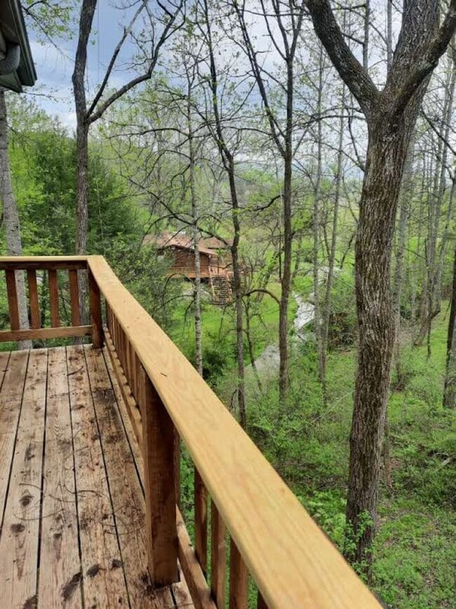 Building Photo - $1,500 - 2 Bedroom 1.5 Bathroom Cottage on...