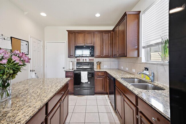 Building Photo - 100 Verdin Ln