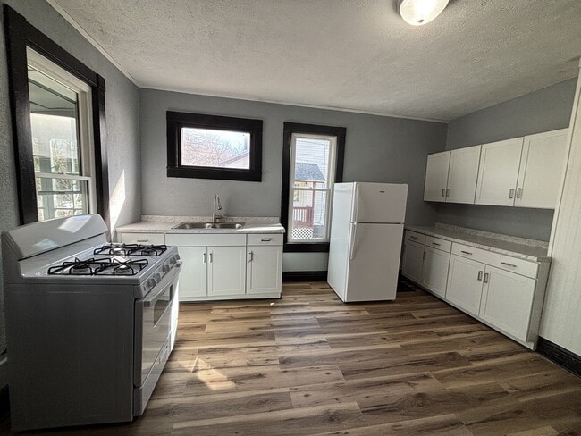 Building Photo - 50 Forest Ave SE