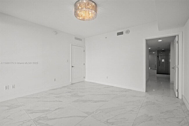 Building Photo - 400 Sunny Isles Blvd