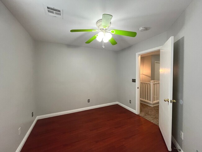 Building Photo - 1847 sq ft, 2 story, 4 Bedroom, 2 1/2 bath, 2 Car Garage home in the Vibrant city of Las Vegas.