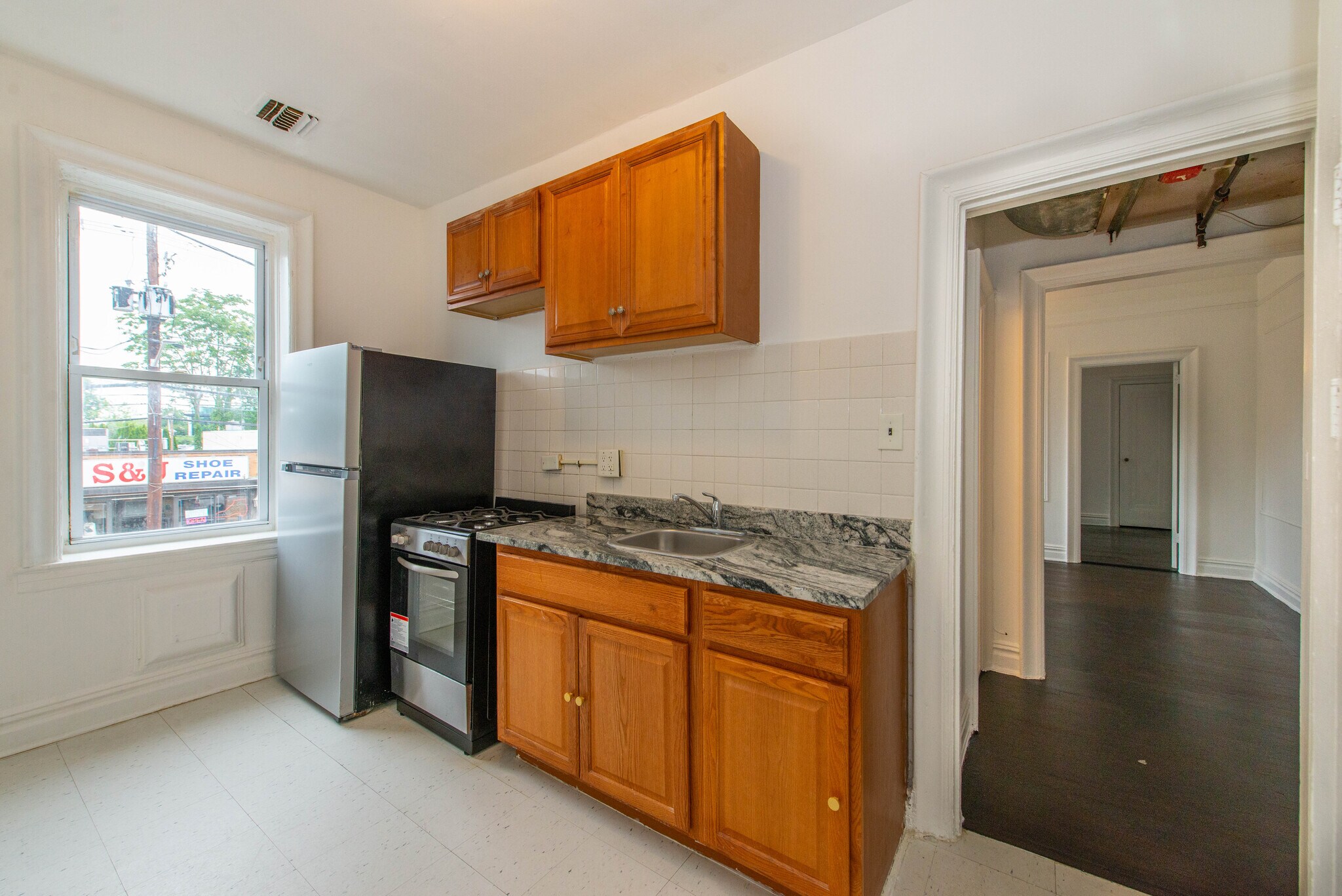 Kitchen - 75 Anderson St