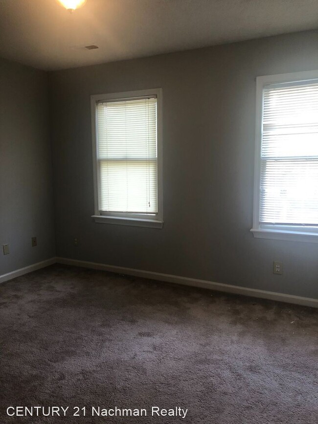 Building Photo - 2 br, 2 bath House - 3 Academy Lane