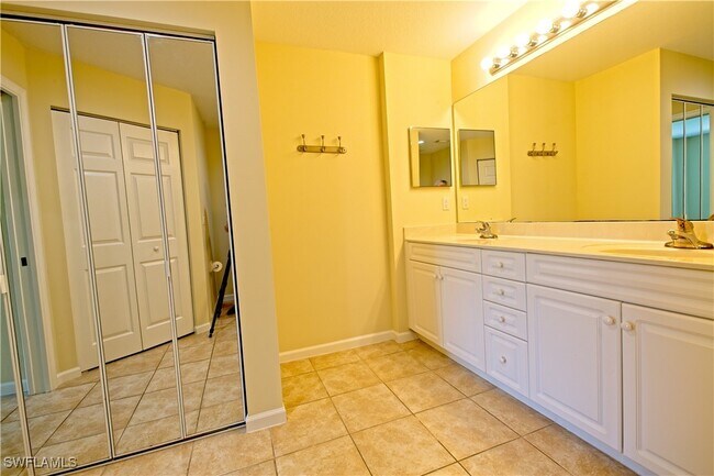 Building Photo - 25064 Peacock Ln