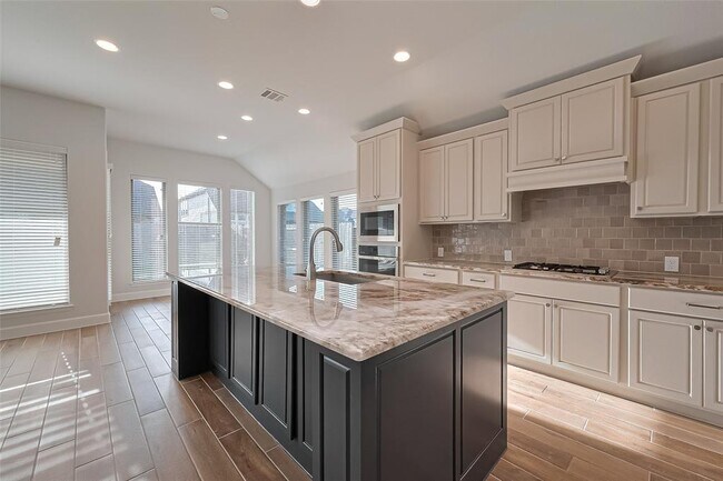 Building Photo - 29808 Breezy Pnes Lp