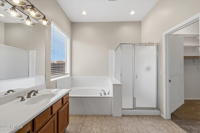 Building Photo - 2619 E Hazeltine Way