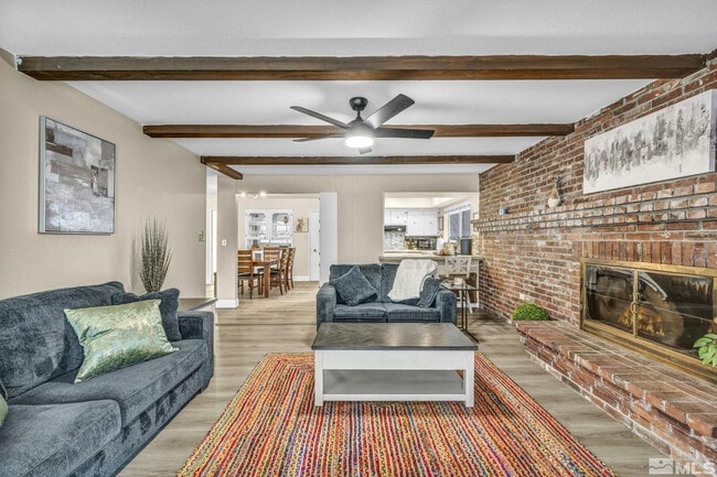 Building Photo - 1490 Foster Dr