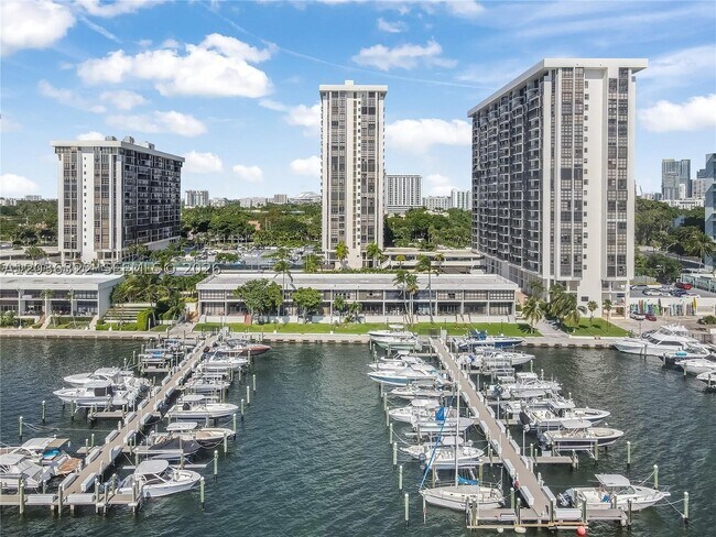 Building Photo - 1865 Brickell Ave