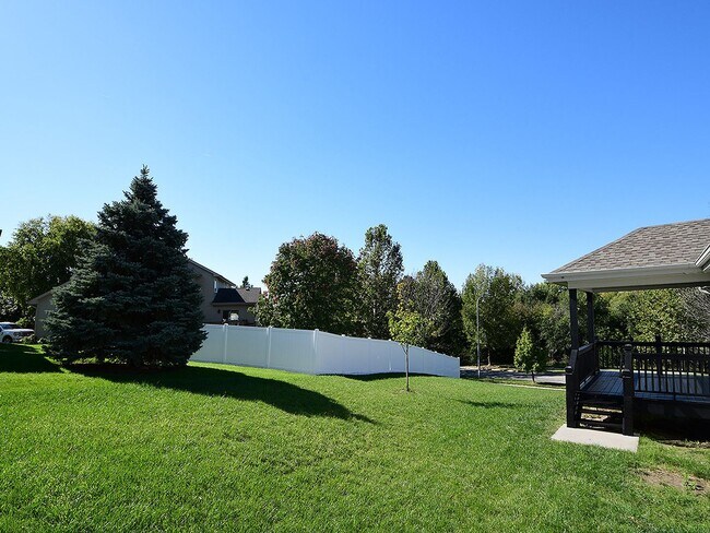 Building Photo - 19527 Shadow Ridge Dr